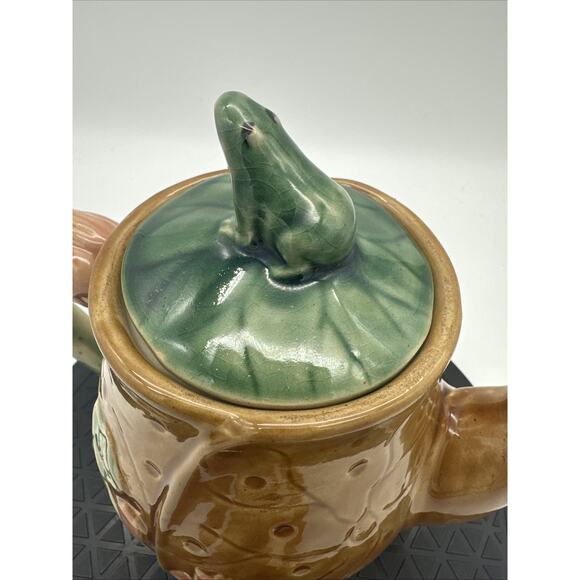 Vintage Henriksen Handpainted Classic Majolica Ceramic Frog Lily Pads Teapot - Picture 5 of 11